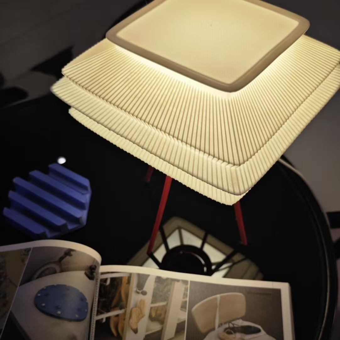 Modern Pleated Table Lamp – 3D Printed LED Desk Light with Red Tripod Base-2