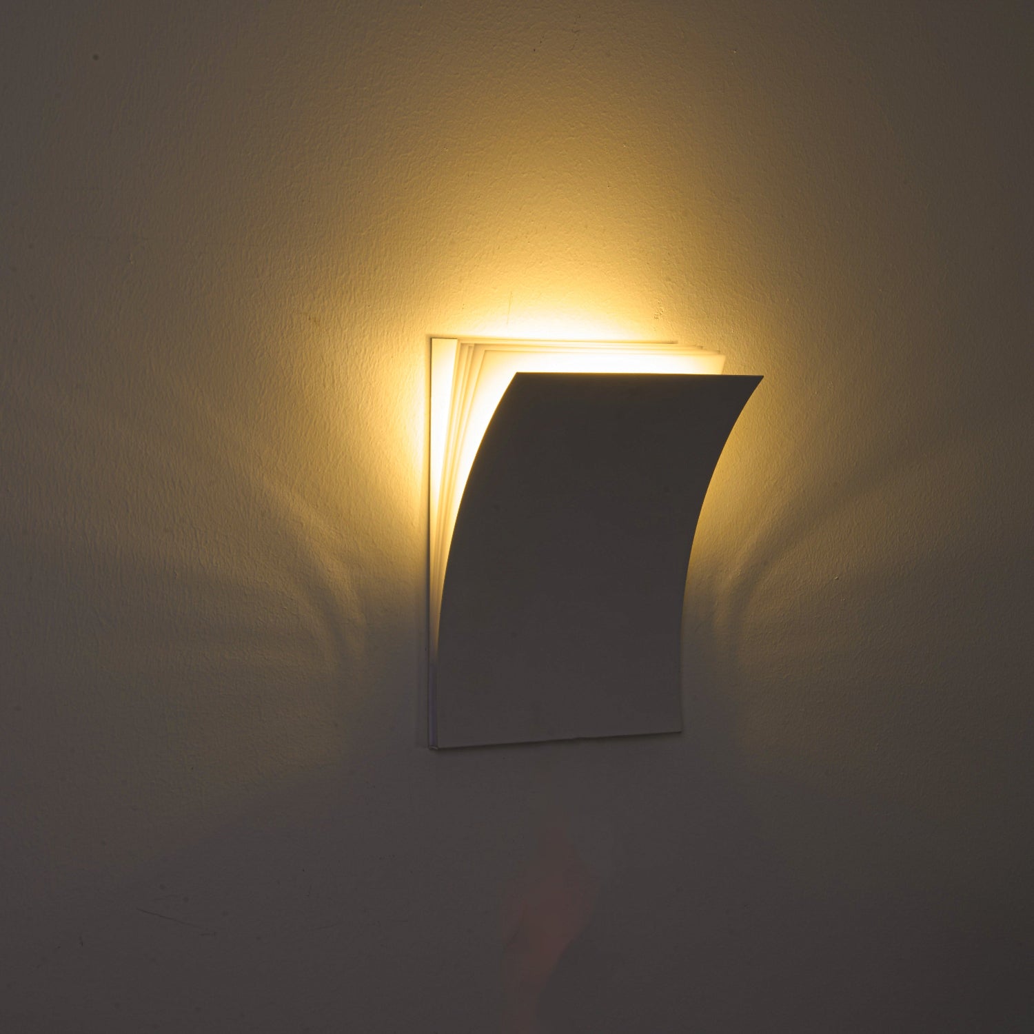 Paper Curve LED Wall Light, Modern Minimalist Wall Sconce with Curved Design-1