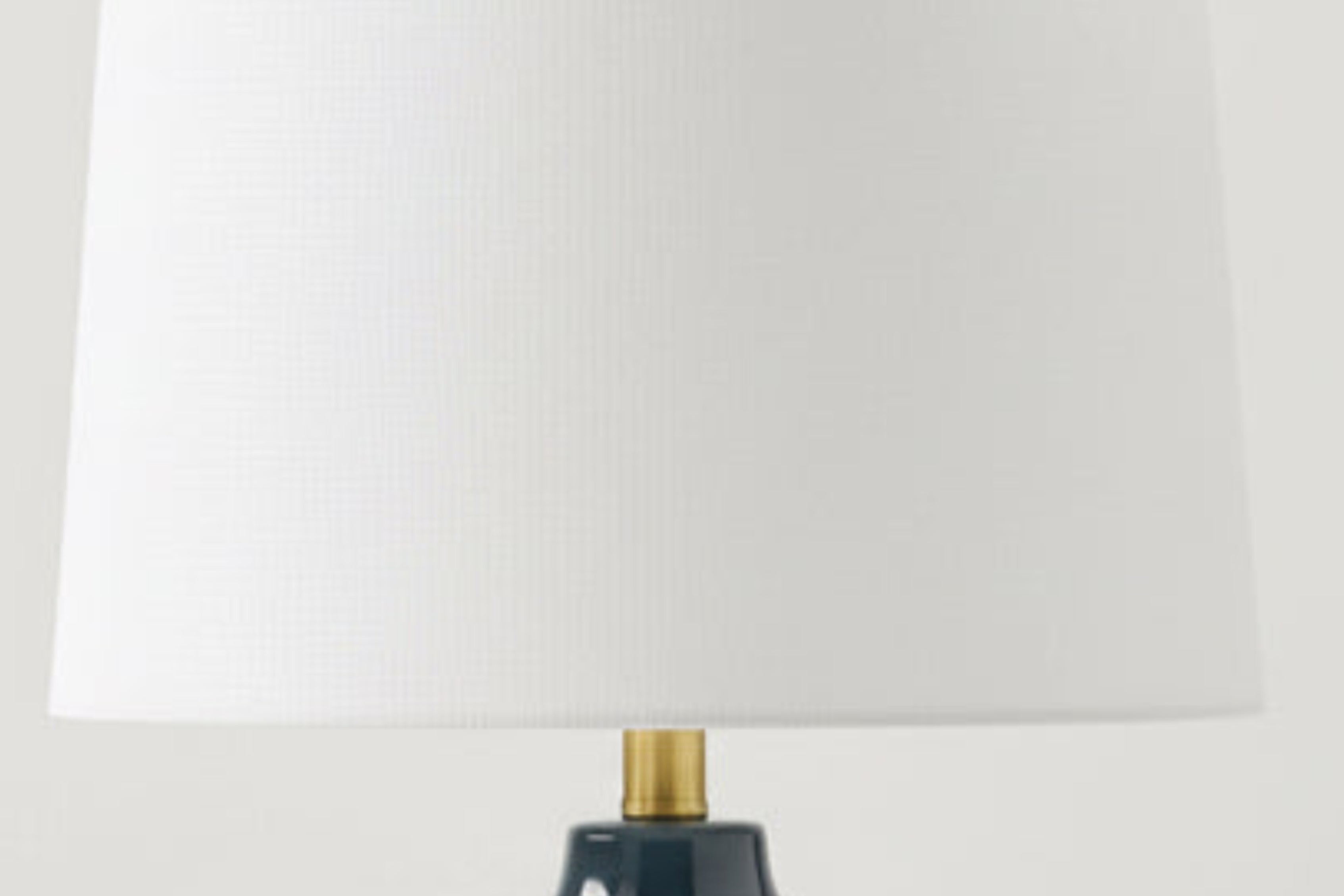 Vizcachane Navy Table Lamp-3