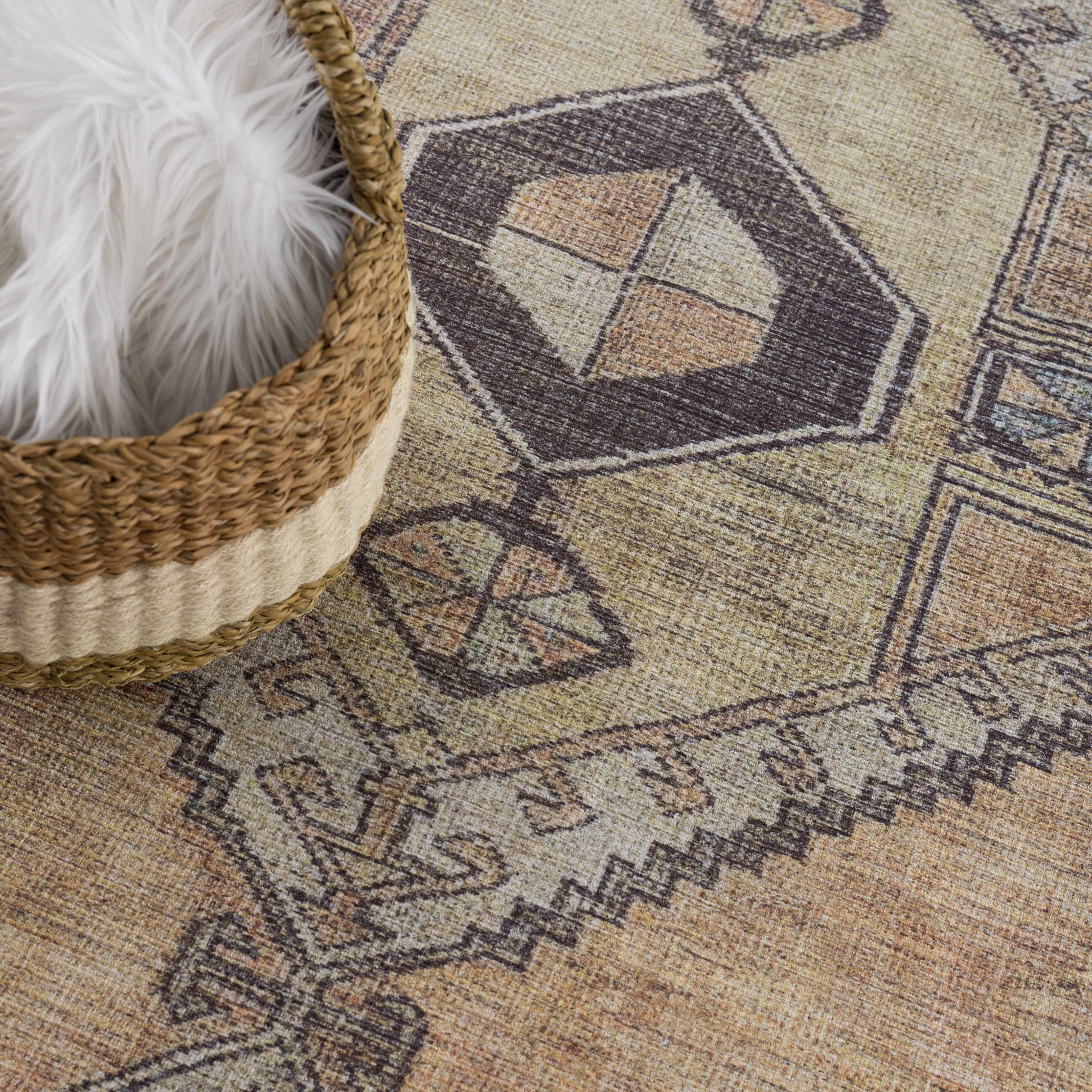 Hardy Haus Medinah Washable Area Rug | Traditional Machine-Woven Chenille-Polyester Carpet