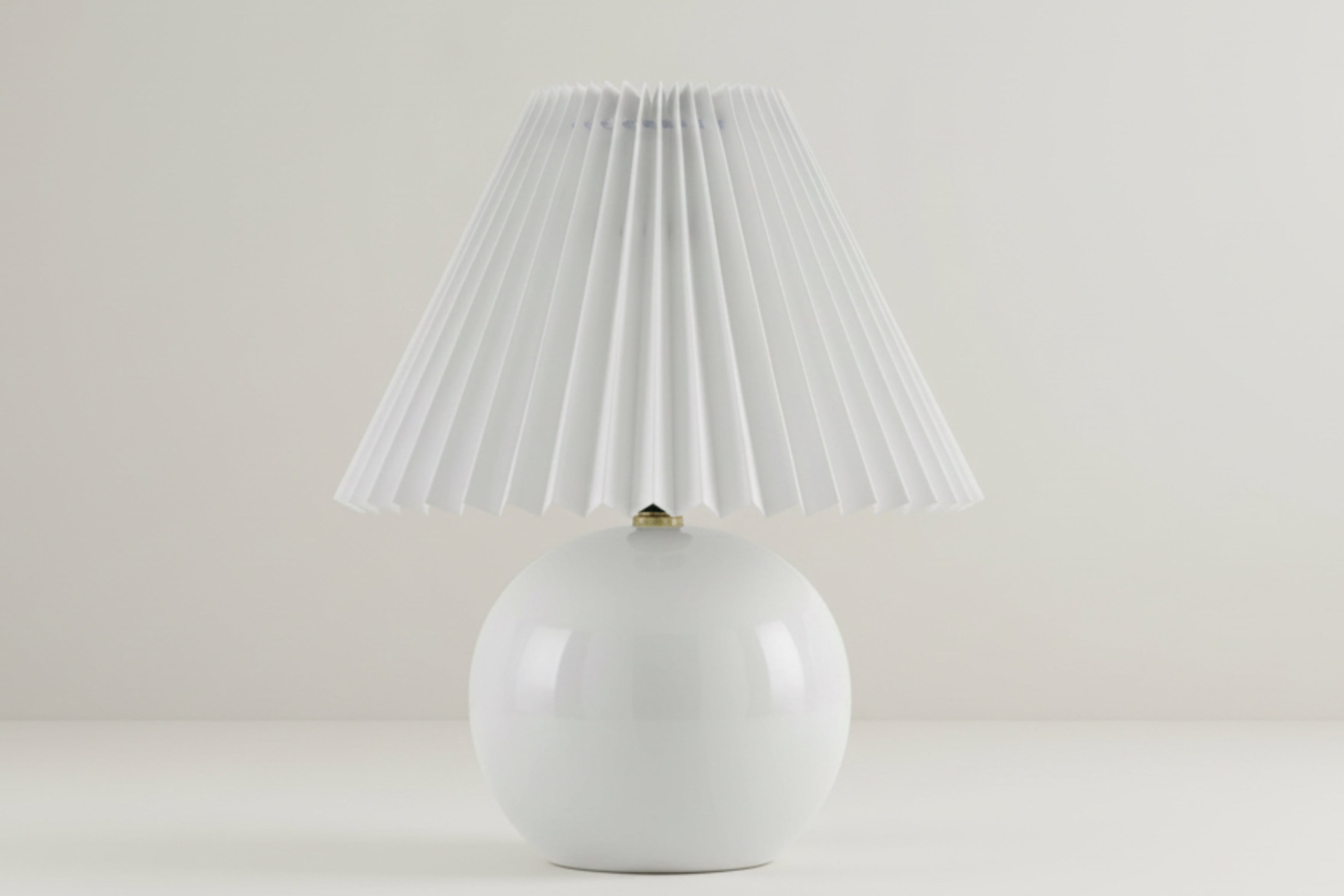 Shcheglovo Translucent Table Lamp-1