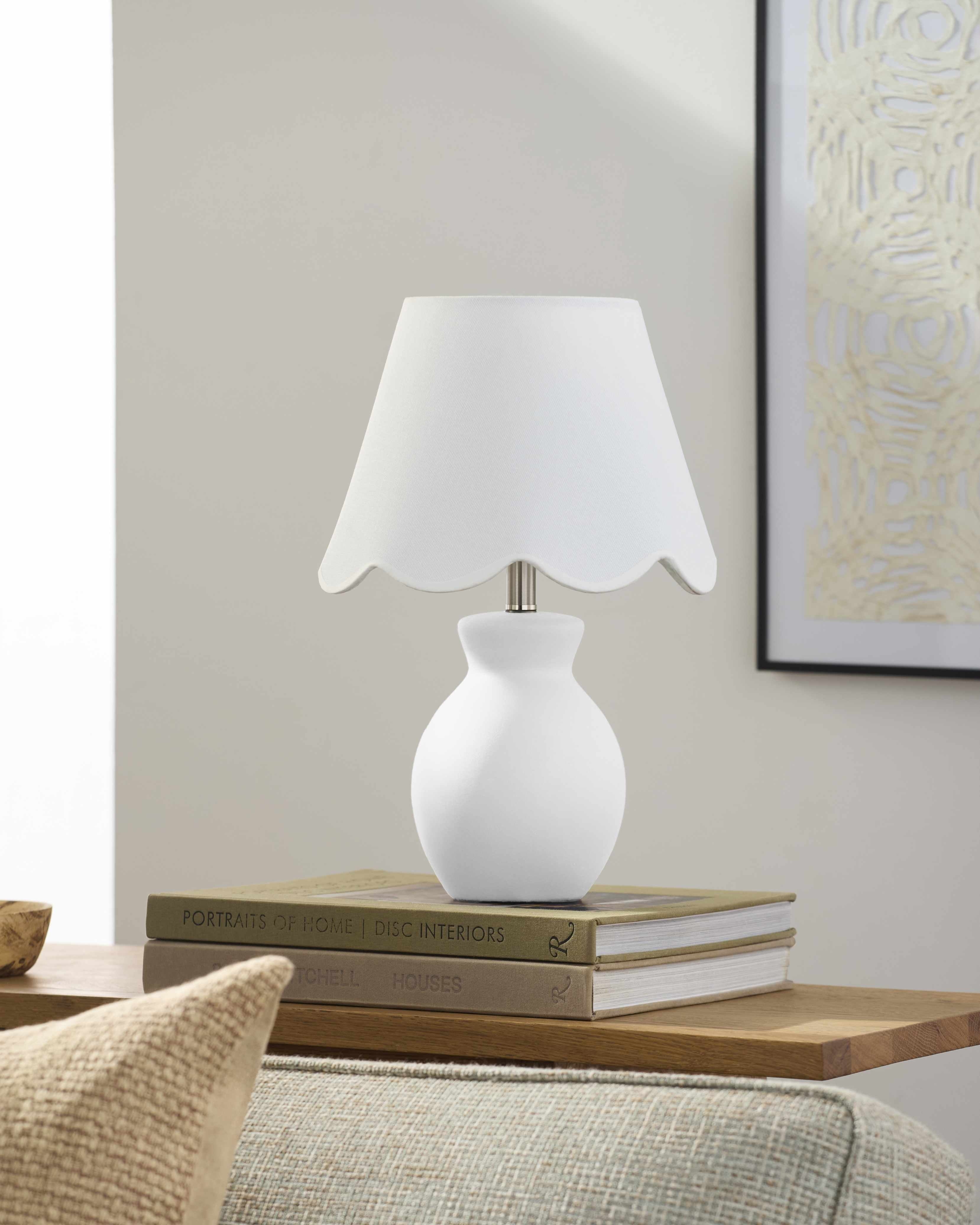 Salgareda White Table Lamp-1