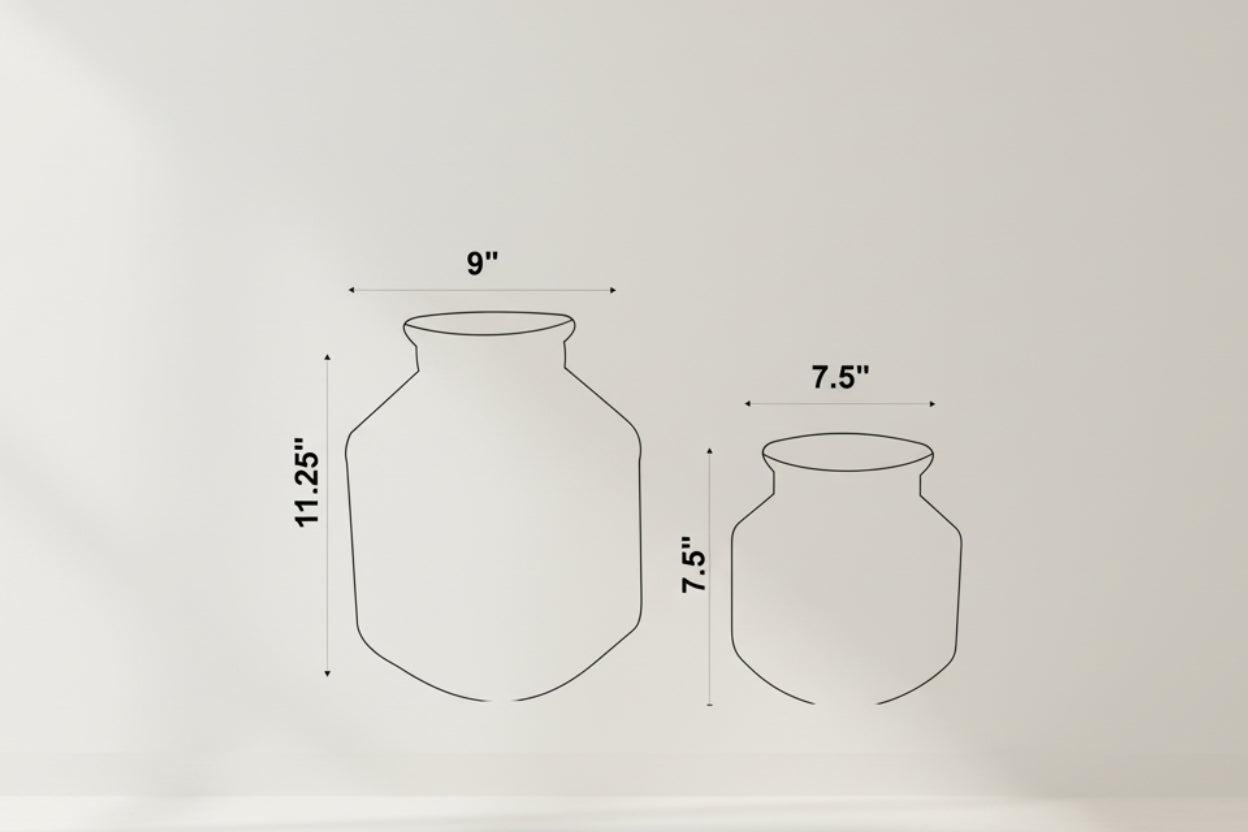 Line drawing of two vases with dimensions labeled